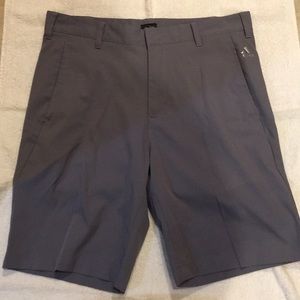Men’s golf shorts